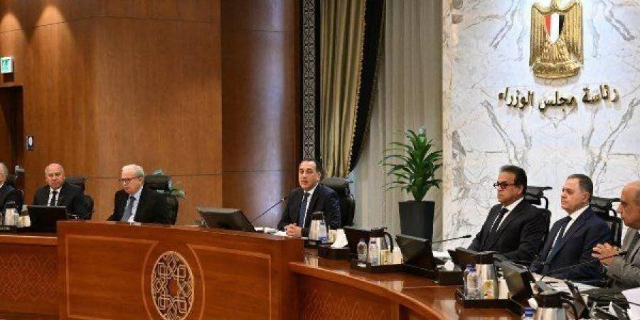 تفاصيل قرار مدبولي بمد خدمة 78 من أعضاء المهن الطبية بوزارة الصحة لمدة عامين
