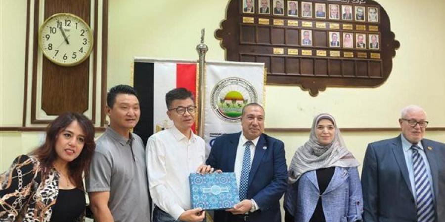 بحوث القطن يستقبل وفدًا من المتخصصين الصينيين لتعزيز التعاون المشترك
