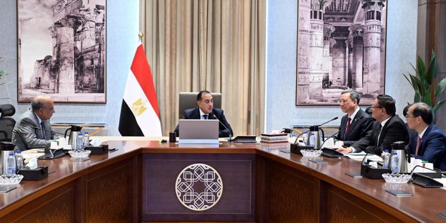 مدبولي: نستهدف رفع مساهمة الطاقة المتجددة بمصر إلى 45% بحلول 2028