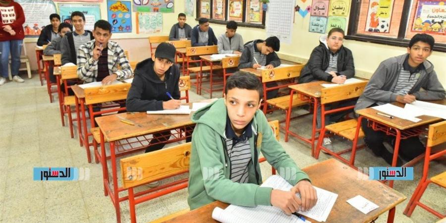 بمشاركة 2 مليون طالب.. انطلاق امتحانات الشهادة الإعدادية 2026 في مصر اليوم