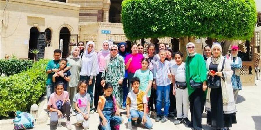 أتوبيس الفن يطلق أنشطة يونيو للأطفال بجولة إلى مجمع الأديان