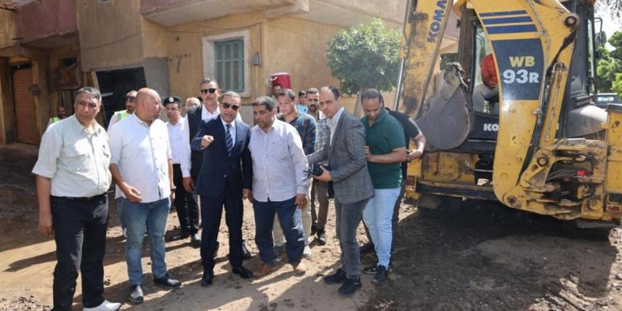 محافظ المنوفية يتابع إصلاح انفجار خط مياه ميت خاقان ويوجه بسرعة إعادة الخدمة للمواطنين