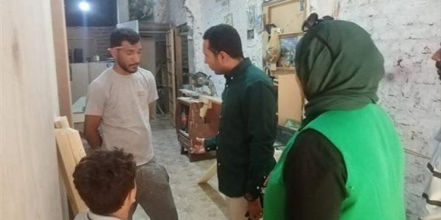 غلق وتشميع عدداً من الأنشطة غير المرخصة بنجع حمادى