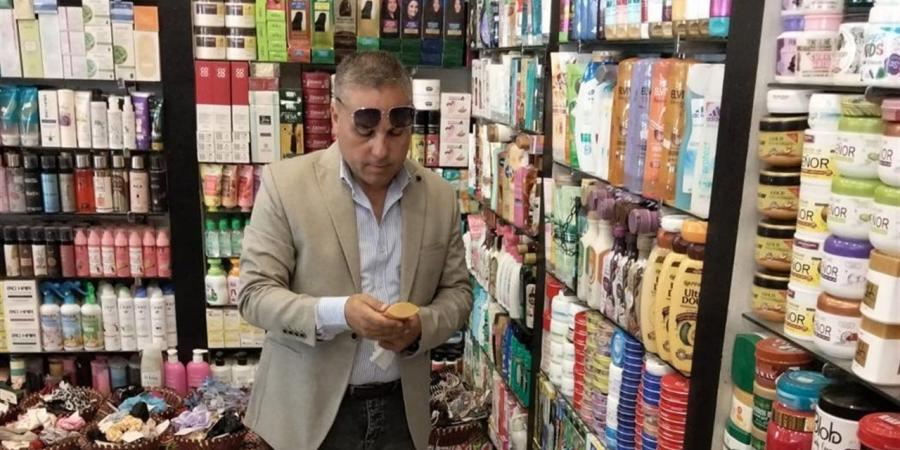 ضبط مستحضرات تجميل ومبيعات زراعية مجهولة المصدر بالحمام والعلمين
