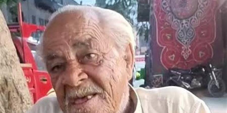بائع الجرائد ضحية السرقة بحلوان باكيًا: "بنتي تبرأت مني"
