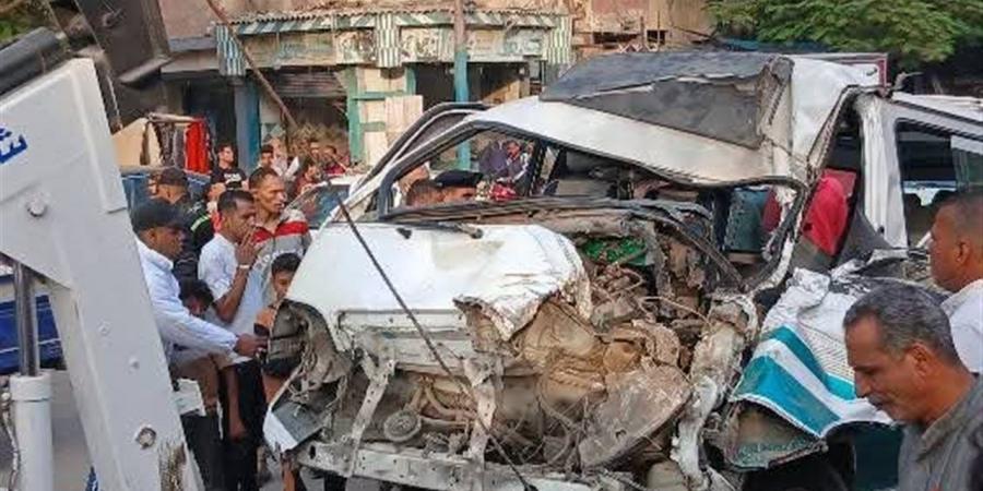 بالأسماء.. مصرع 3 أشخاص وإصابة 5 آخرين في تصادم سيارتين بالقصاصين في الإسماعيلية