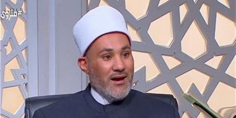 هل يجوز أخذ جزء من أرباح تجارة الأب دون علمه؟.. أمين الفتوى يجيب