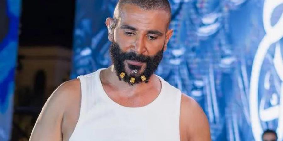 أحمد سعد يبرر إطلالاته المثيرة للجدل: "لما كنت طبيعي مكنش ليا وجود"