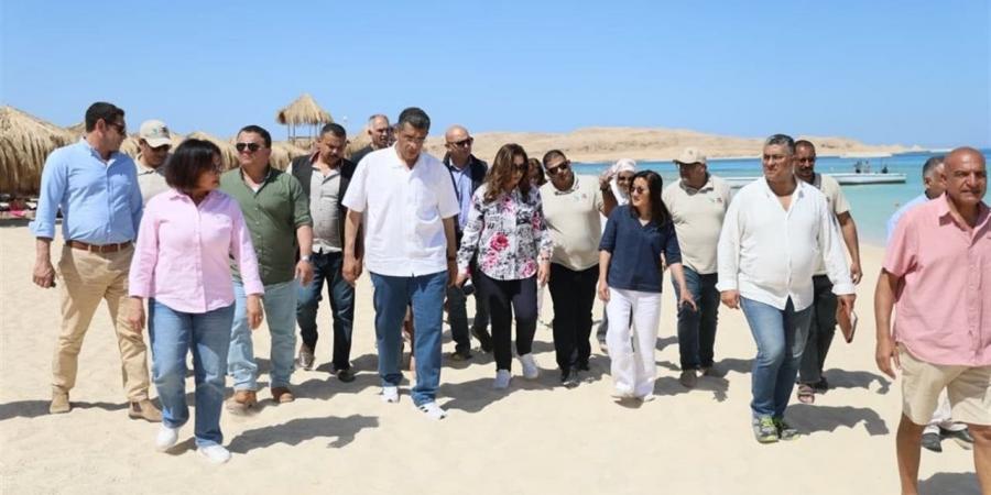وزيرة التنمية المحلية والبيئة ومحافظ البحر الأحمر يتفقدان الأنشطة السياحية والبيئية بالمحميات