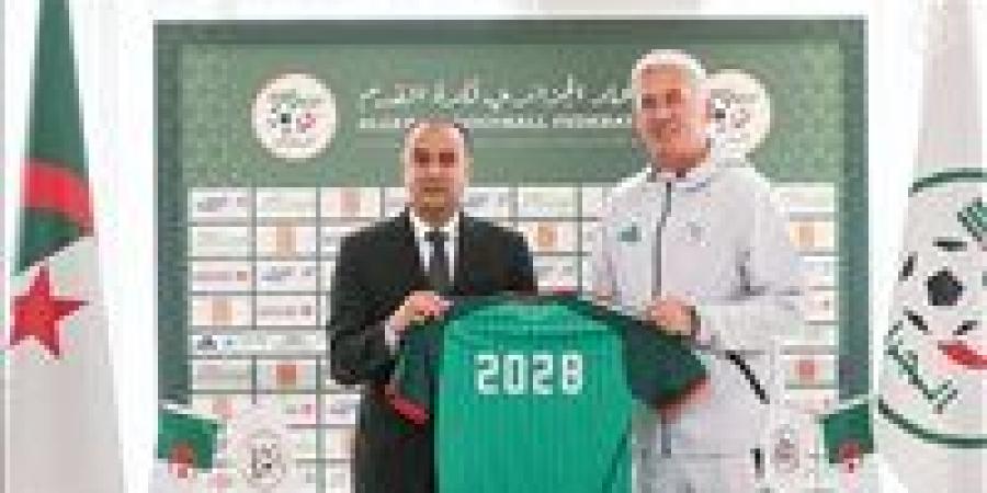 تجديد عقد السويسري بيتكوفيتش مدرب منتخب الجزائر لمدة عامين قادمين