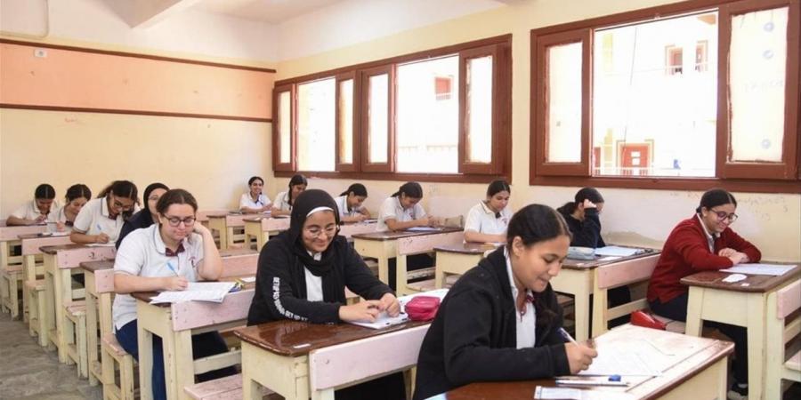تداول امتحان الدراسات الاجتماعية للشهادة الإعدادية بالقاهرة.. والتعليم تفحص الورقة المتداولة
