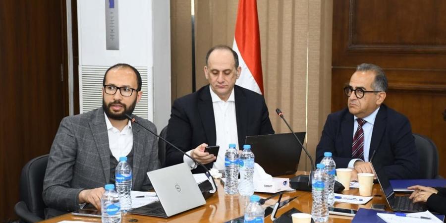 خبراء: التشبيك بين المصانع يحد من الطاقات الإنتاجية المعطلة