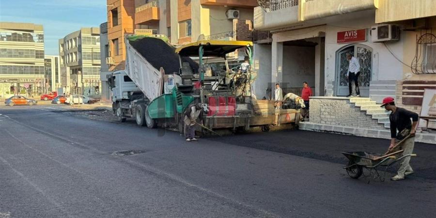 بين المياه والإيجارات والطرق المتهالكة.. أهالي البحر الأحمر للمحافظ: ننتظر حلولًا لا وعودًا
