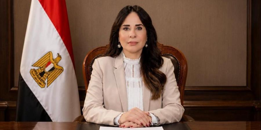 وزيرة الإسكان تتابع موقف مشروعات مياه الشرب والصرف الصحي بالقليوبية ومدينة العبور