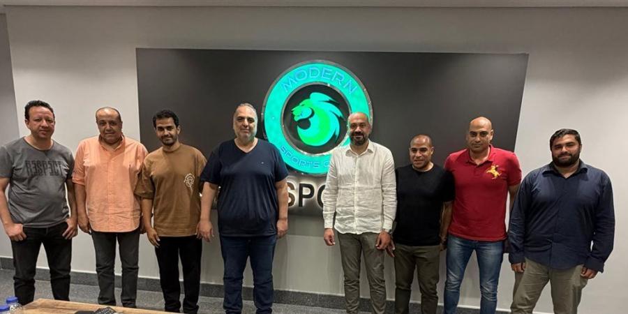 رضا شحاتة مديرًا فنيًا لنادي مودرن سبورت.. رسميًا