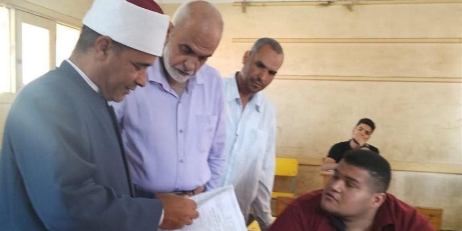 رئيس المنوفية الأزهرية يتابع امتحان النحو ويُشدد على الانضباط