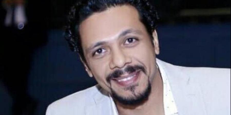 بعد انقسام حول تجسيد حمزة العيلي لـ مصطفى محمود.. نجوم وقعوا في فخ السير الذاتية