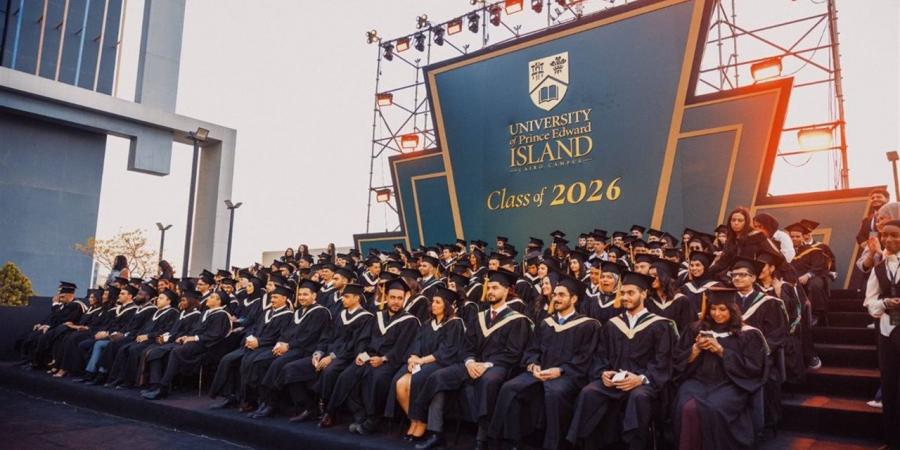جامعة الأمير إدوارد تحتفل بتخريج دفعة جديدة من حملة البكالوريوس والماجستير