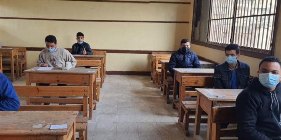 بدء امتحان الدراسات الاجتماعية لطلاب الشهادة الإعدادية بالجيزة