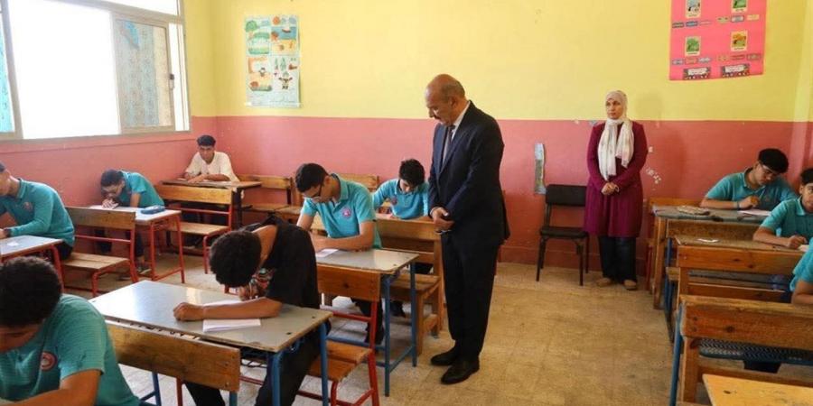 حافز إثابة 2000 جنيه لرؤساء لجان الثانوية العامة والمراقبين الأوائل
