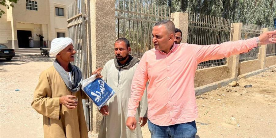 مدير مياه نجع حمادي يتفقد قرية البطحة بعد شكاوى الأهالي