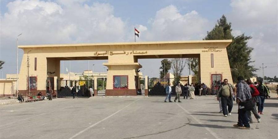 معبر رفح البرى يستقبل دفعة جديدة من الفسلطينيين العائدين إلى قطاع غزة