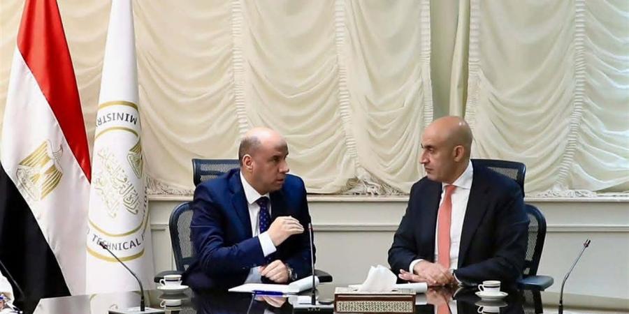 "عبداللطيف": التوسع في الشراكات الدولية لدعم منظومة التعليم الفني