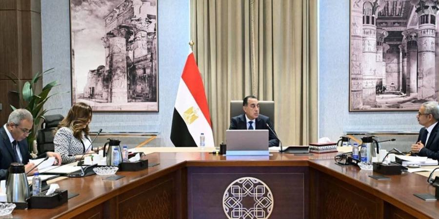 رئيس الوزراء يستعرض الموقف التنفيذي للمشروعات الخدمية والتنموية في محافظة بني سويف