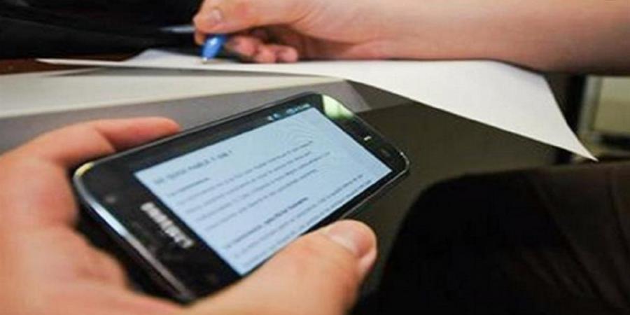 مساعدة طالب على الغش من خارج اللجنة.. تفاصيل المسؤولية القانونية والعقوبات وفقا للقانون