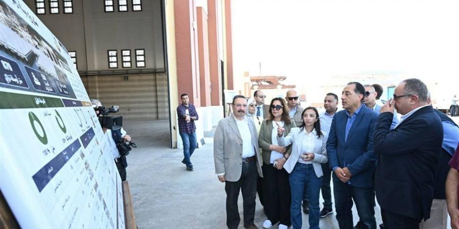 رئيس الوزراء يتفقد أعمال تطوير ميناء رشيد بتكلفة استثمارية تصل إلى 600 مليون جنيه