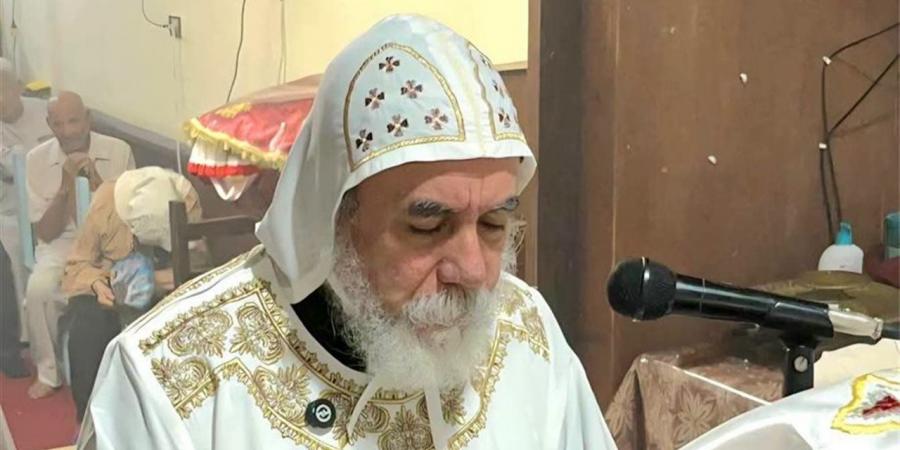 الأنبا كاراس يوجه الشكر لقيادات مطروح والأهالي عقب نجاته من حادث سيارة