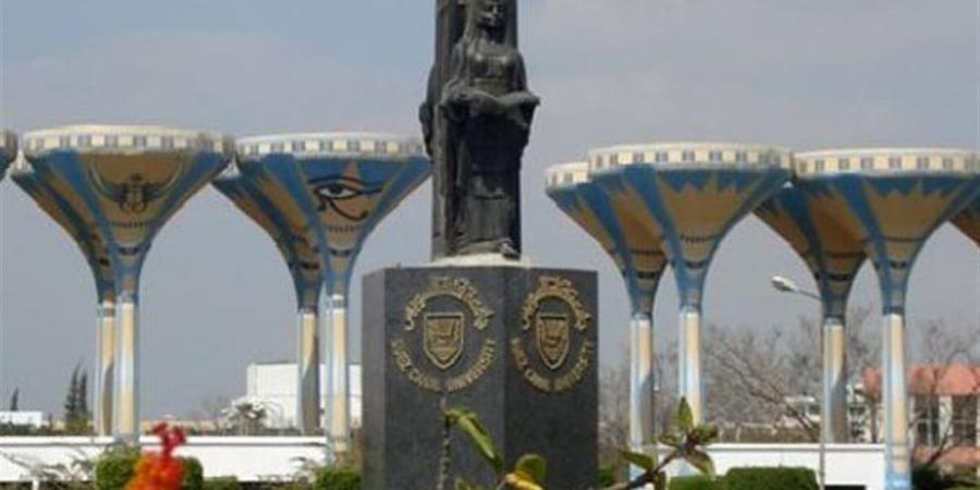 انتظام لجان الألسن.. 315 طالبًا يؤدون الامتحانات في 5 لغات بجامعة القناة