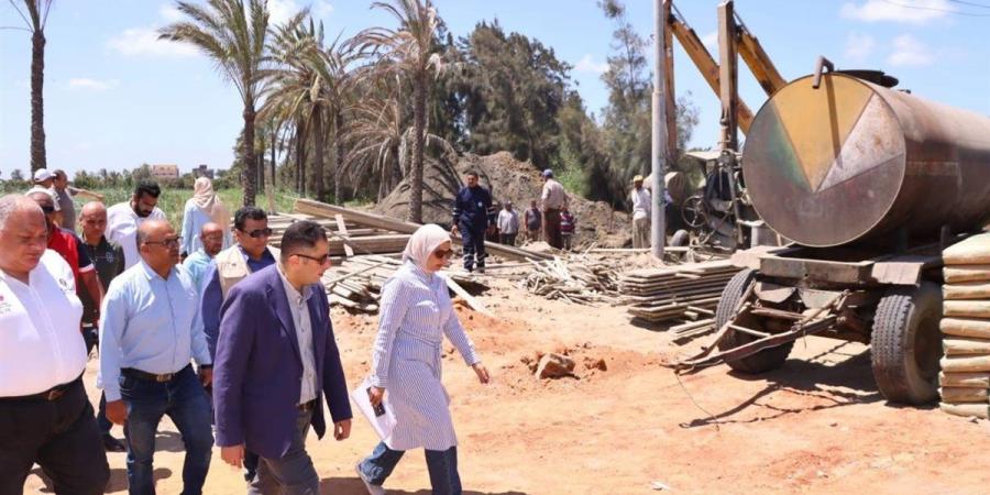محافظ دمياط يتفقد تطوير طريق رأس البر الغربي