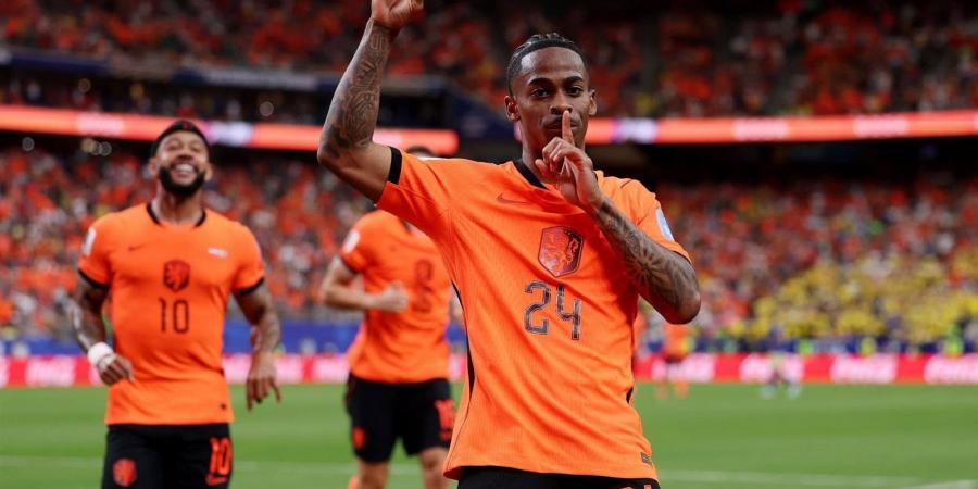 هولندا ضد السويد.. هولندا تكتسح السويد 5-1 وتتصدر المجموعة بكأس العالم