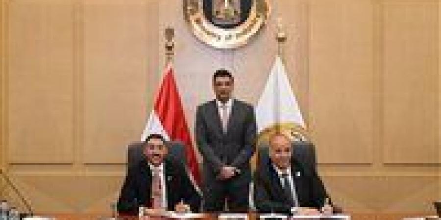 وزير الصناعة يشهد توقيع بروتوكول استراتيجي لتعزيز الابتكار الهندسي وتأهيل جيل جديد من مهندسي السيارات بجامعة القاهرة
