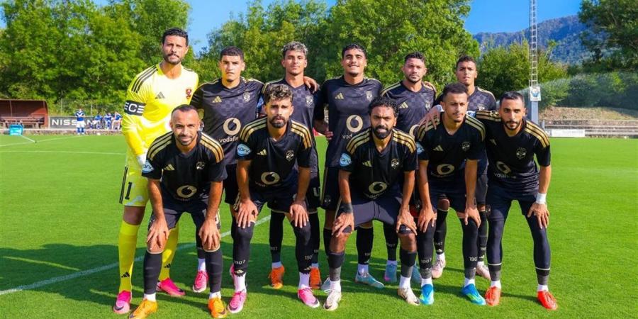 بعثة الأهلي تغادر فندق الإقامة في طريقها لخوض مباراة يوروبا