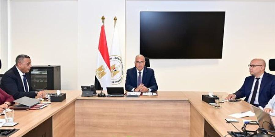 وزير الري: 1.5 مليار جنيه لصيانة المصارف المكشوفة وشبكات الصرف المغطى