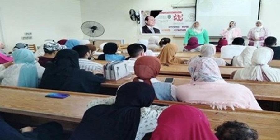 تمريض جامعة دمنهور تنظم ندوة توعوية حول الاحتباس الحراري وتأثيره على المجتمع