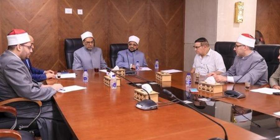 "البحوث الإسلامية" يناقش إعداد موسوعة علمية لتفنيد الشبُهات المعاصرة