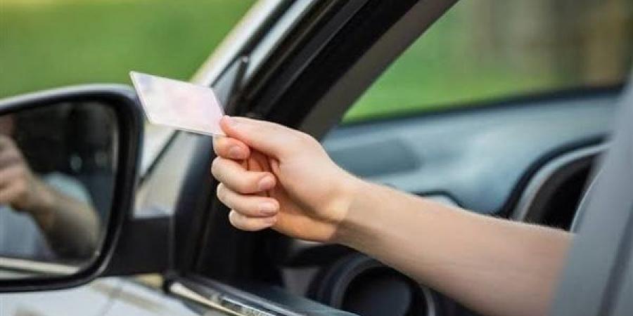 تجاوز السرعة المقررة.. العقوبة ومتى يتم سحب رخصة القيادة؟