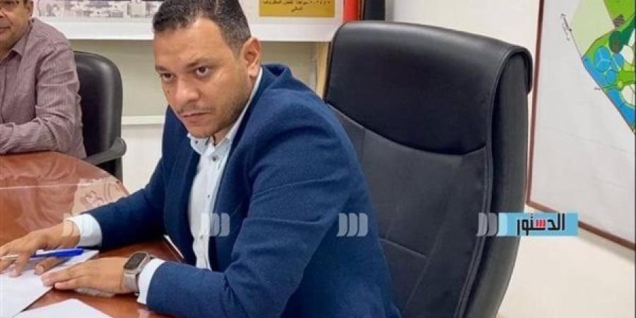 نائب وزير الإسكان يتابع معدلات انجاز مشروعات مياه الشرب والصرف الصحي بالسادات