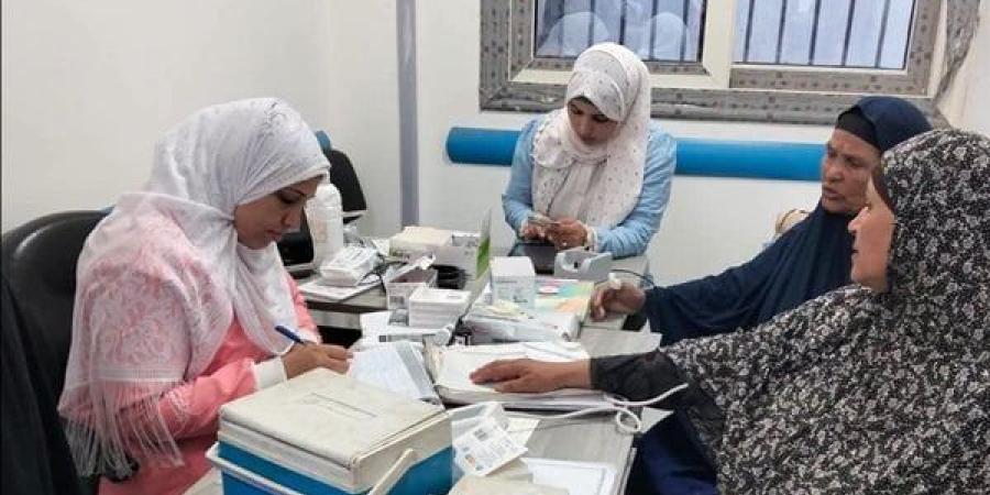 لليوم التاسع عشر.. استمرار تقديم خدمات مبادرة 100 يوم صحة في بني سويف