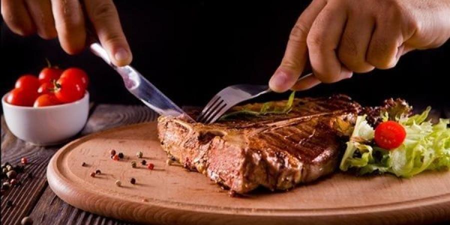ما سلبيات الإفراط في تناول اللحوم؟