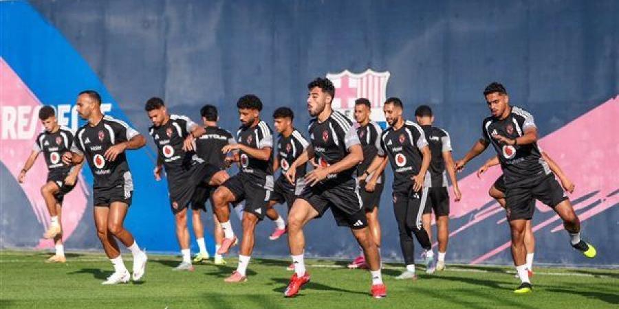 الليلة.. الأهلي في مواجهة تاريخية أمام برشلونة في كأس خوان جامبر