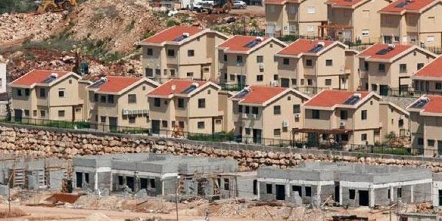 خبير شؤون إسرائيلية: مخطط بناء وحدات استيطانية بمنطقة E1 في القدس يمنع حل الدولتين