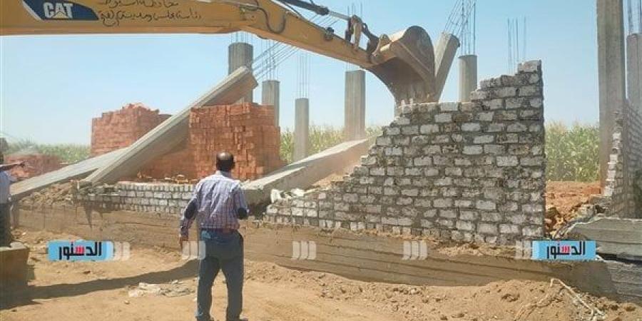 محافظ أسيوط: لا تهاون في مواجهة البناء المخالف