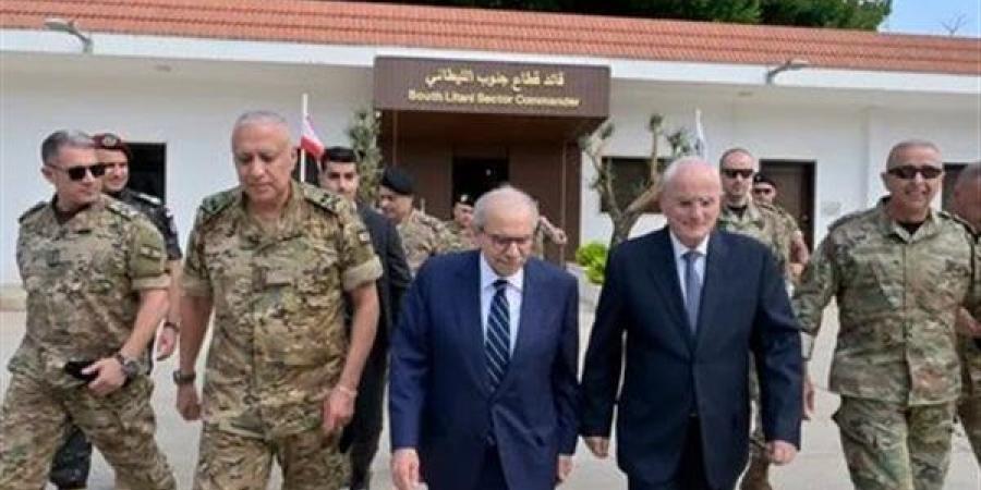 مراسل "القاهرة الإخبارية" يكشف تفاصيل زيارة رئيس الحكومة لثكنة عسكرية للجيش اللبناني بصور