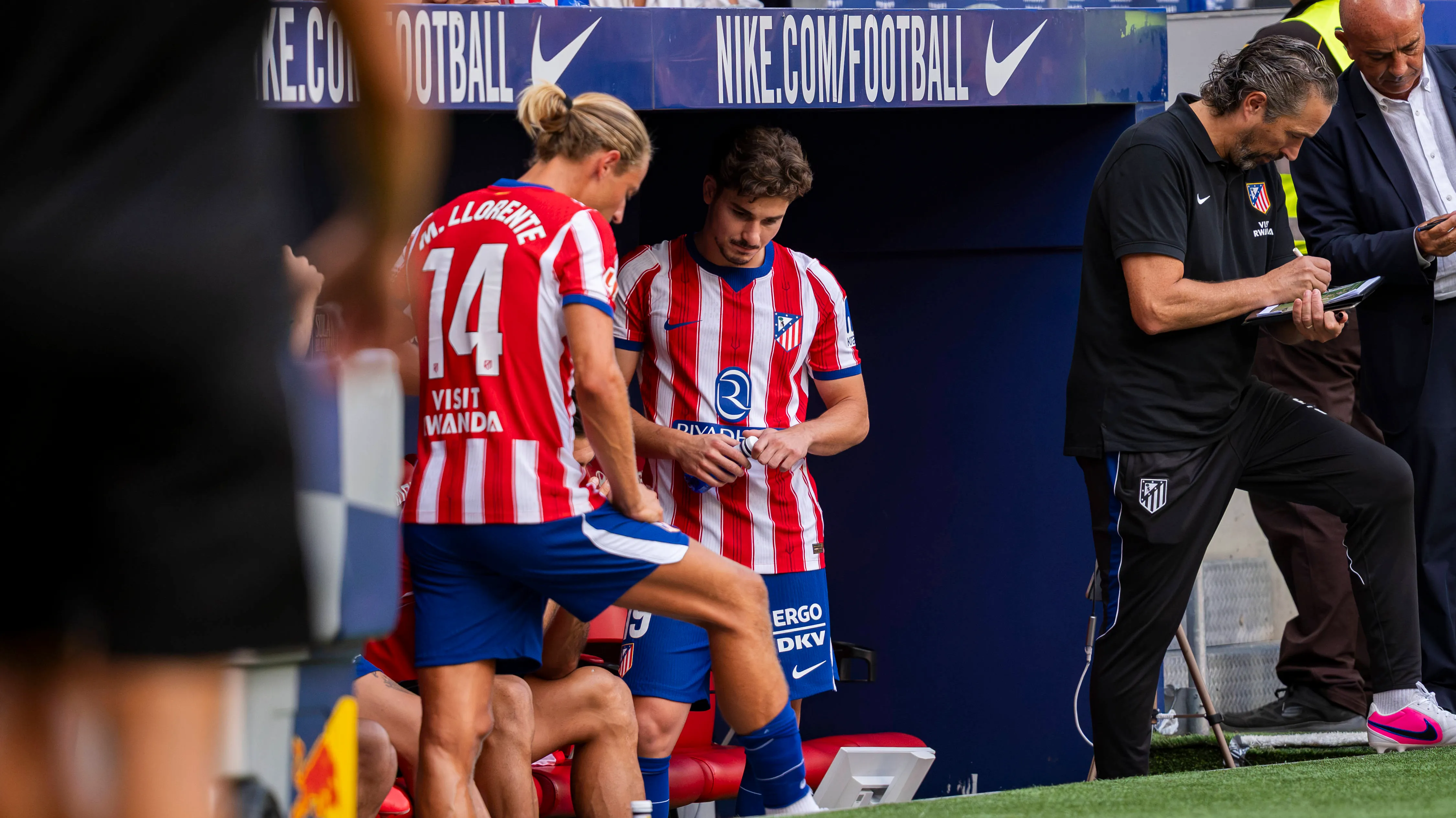 ماذا وراء رفض أتلتيكو مدريد عرض برشلونة لضم جوليان ألفاريز في صفقة تقدر بـ 500 مليون؟
