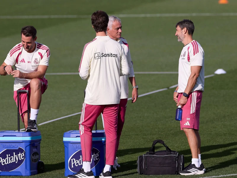 مدرب روما يكشف عن تشكيلته الجديدة لريال مدريد قبل مواجهة سوسيداد في البرنابيو