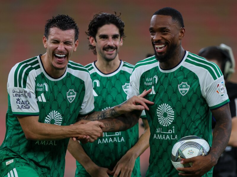 قائمة القنوات التي تبث مباراة الخلود ضد الأهلي في دوري روشن السعودي 2026-2027 وكيفية مشاهدتها على الإنترنت